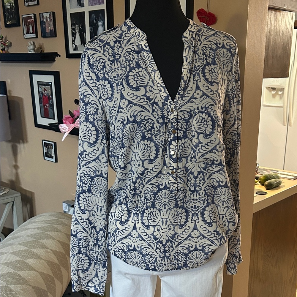 Zara Blue and White Floral Blouse